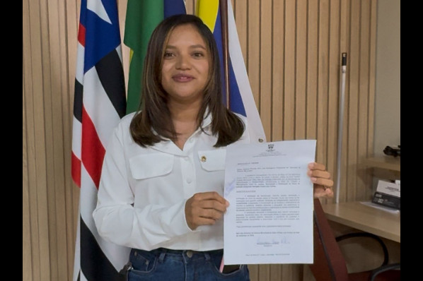 Indicação da vereadora Meuryane Bezerra reforça apelo por recuperação, segurança viária e ilumi...