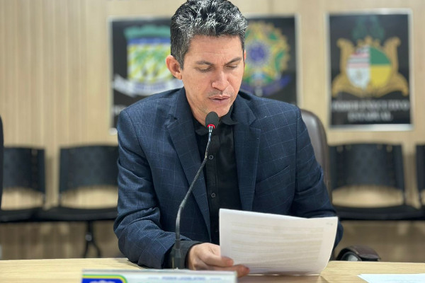 Presidente da Câmara de João Lisboa cobra pagamento do 13º salário a contratados da Prefeitura