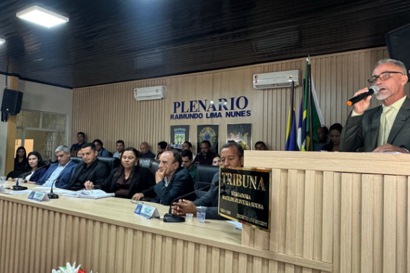 Francimar Carvalho toma posse como vereador em João Lisboa durante sessão solene